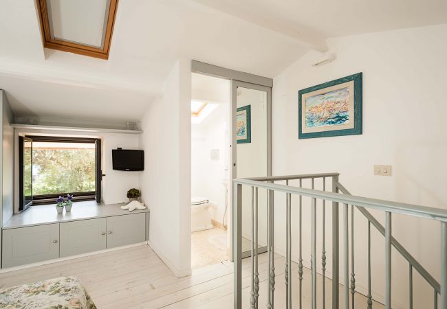 Apartment in Stazzo - House with terrace and direct access to the sea. Shared pool.  Apartment in Stazzo - House with terrace and direct access to the sea. Shared pool.