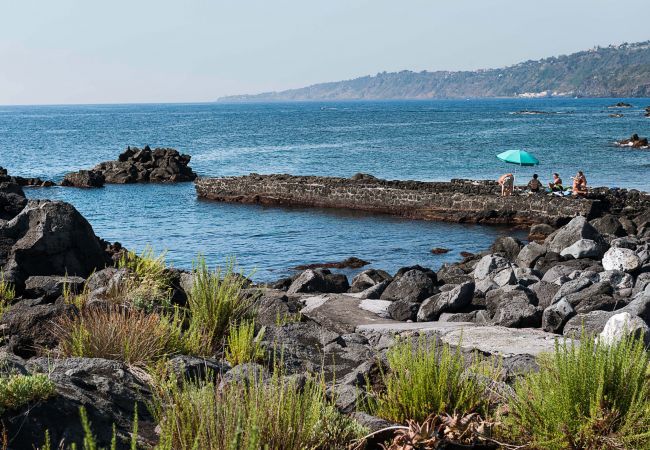 Apartment in Stazzo - Apartment with terrace and direct access to the sea. Shared pool. Conchiglia Apartment in Stazzo - Apartment with terrace and direct access to the sea. Shared pool. Conchiglia