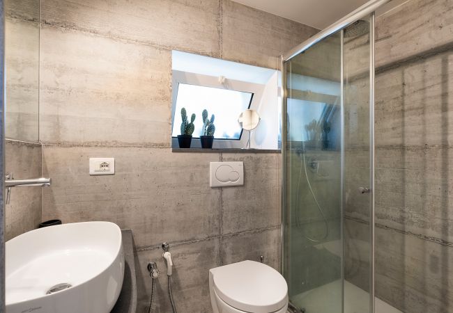 Apartment in Stazzo - Apartment with terrace and direct access to the sea. Shared pool. Conchiglia Apartment in Stazzo - Apartment with terrace and direct access to the sea. Shared pool. Conchiglia