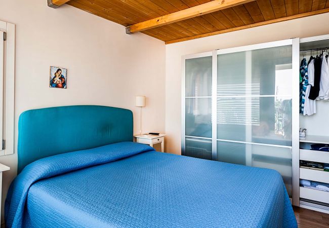 Apartment in Scicli - Seafront apartment with terrace in Donnalucata, Scicli, Sicily - Onda