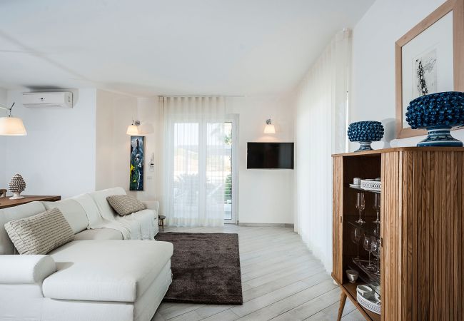 Villa in Marina di Modica - Sea front villa with pool and wellness area in Marina di Modica, Sicily Villa in Marina di Modica - Sea front villa with pool and wellness area in Marina di Modica, Sicily