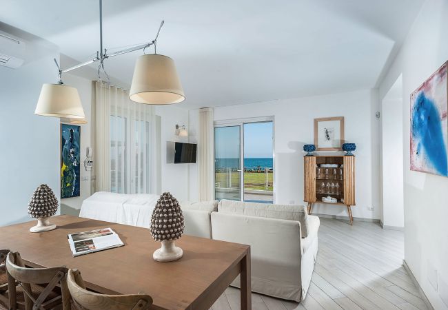 Villa in Marina di Modica - Sea front villa with pool and wellness area in Marina di Modica, Sicily Villa in Marina di Modica - Sea front villa with pool and wellness area in Marina di Modica, Sicily