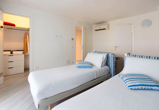 Villa in Marina di Modica - Sea front villa with pool and wellness area in Marina di Modica, Sicily Villa in Marina di Modica - Sea front villa with pool and wellness area in Marina di Modica, Sicily