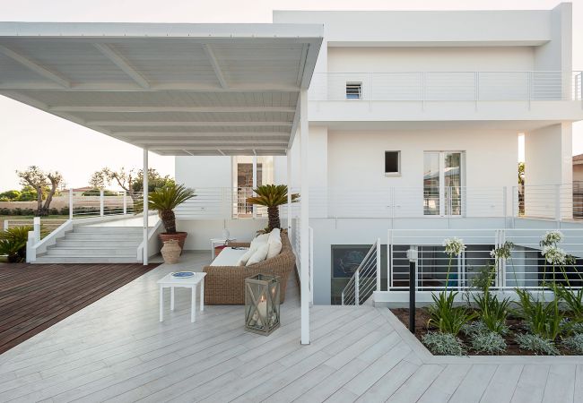 Villa in Marina di Modica - Sea front villa with pool and wellness area in Marina di Modica, Sicily Villa in Marina di Modica - Sea front villa with pool and wellness area in Marina di Modica, Sicily