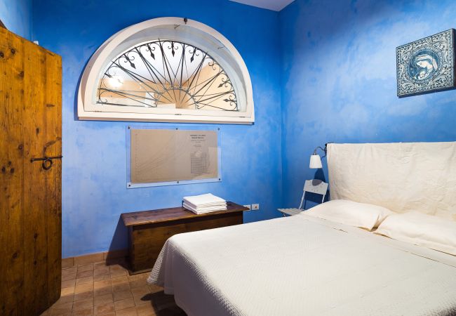 Villa in Milo - Villa with pool and sea views near Etna, Sicily Villa in Milo - Villa with pool and sea views near Etna, Sicily