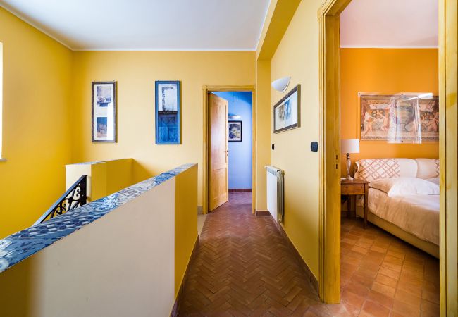 Villa in Milo - Villa with pool and sea views near Etna, Sicily Villa in Milo - Villa with pool and sea views near Etna, Sicily