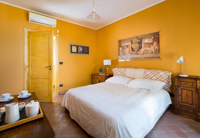 Villa in Milo - Villa with pool and sea views near Etna, Sicily Villa in Milo - Villa with pool and sea views near Etna, Sicily