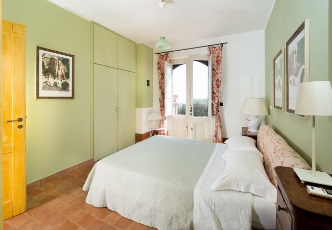 Villa in Milo - Villa with pool and sea views near Etna, Sicily Villa in Milo - Villa with pool and sea views near Etna, Sicily