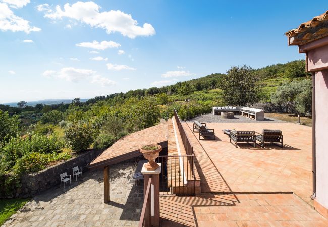 Villa in Milo - Villa with pool and sea views near Etna, Sicily Villa in Milo - Villa with pool and sea views near Etna, Sicily