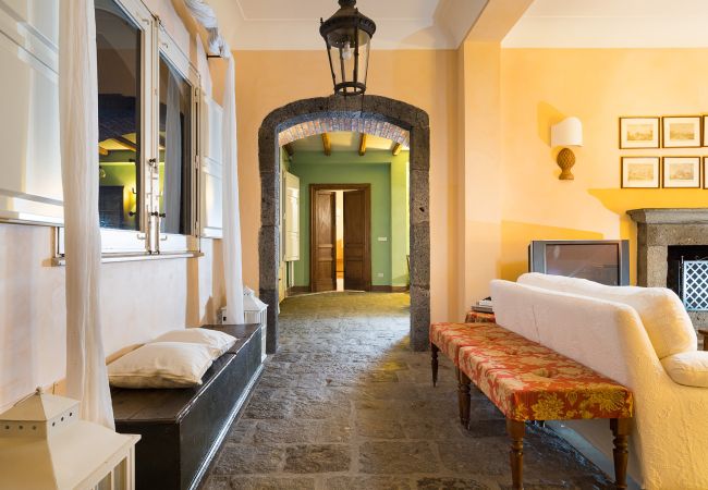 Villa in Milo - Villa with pool and sea views near Etna, Sicily Villa in Milo - Villa with pool and sea views near Etna, Sicily