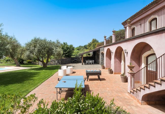 Villa in Milo - Villa with pool and sea views near Etna, Sicily Villa in Milo - Villa with pool and sea views near Etna, Sicily