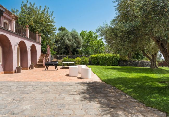 Villa in Milo - Villa with pool and sea views near Etna, Sicily Villa in Milo - Villa with pool and sea views near Etna, Sicily