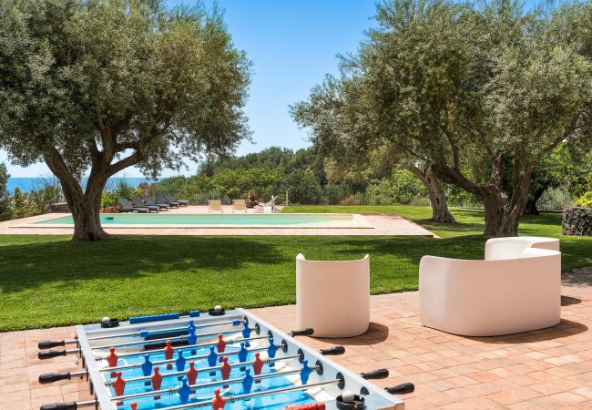 Villa in Milo - Villa with pool and sea views near Etna, Sicily Villa in Milo - Villa with pool and sea views near Etna, Sicily