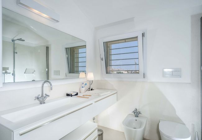 Villa in Portopalo di Capo Passero - Beach front villa, private pool, Portopalo, Sicily Villa in Portopalo di Capo Passero - Beach front villa, private pool, Portopalo, Sicily