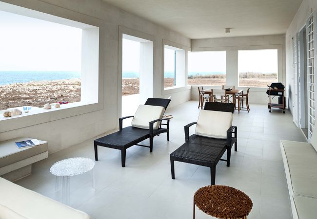 Villa in Portopalo di Capo Passero - Beach front villa, private pool, Portopalo, Sicily Villa in Portopalo di Capo Passero - Beach front villa, private pool, Portopalo, Sicily