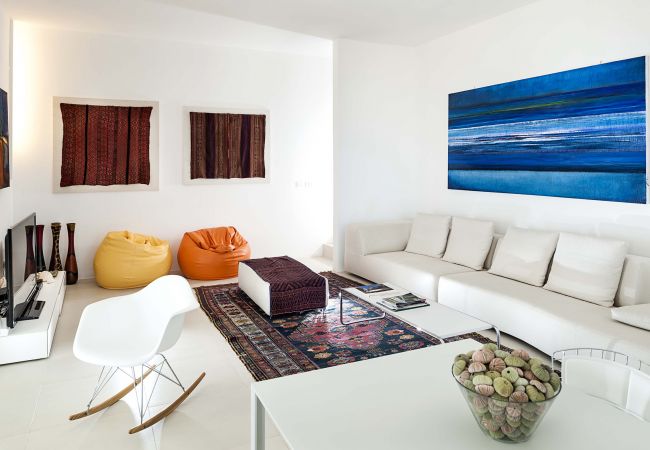 Villa in Portopalo di Capo Passero - Beach front villa, private pool, Portopalo, Sicily Villa in Portopalo di Capo Passero - Beach front villa, private pool, Portopalo, Sicily