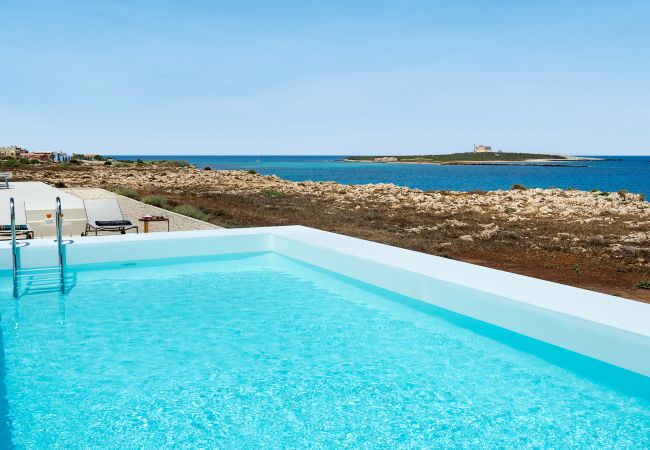 Villa in Portopalo di Capo Passero - Beach front villa, private pool, Portopalo, Sicily Villa in Portopalo di Capo Passero - Beach front villa, private pool, Portopalo, Sicily