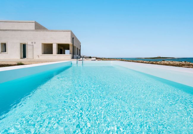 Villa in Portopalo di Capo Passero - Beach front villa, private pool, Portopalo, Sicily Villa in Portopalo di Capo Passero - Beach front villa, private pool, Portopalo, Sicily