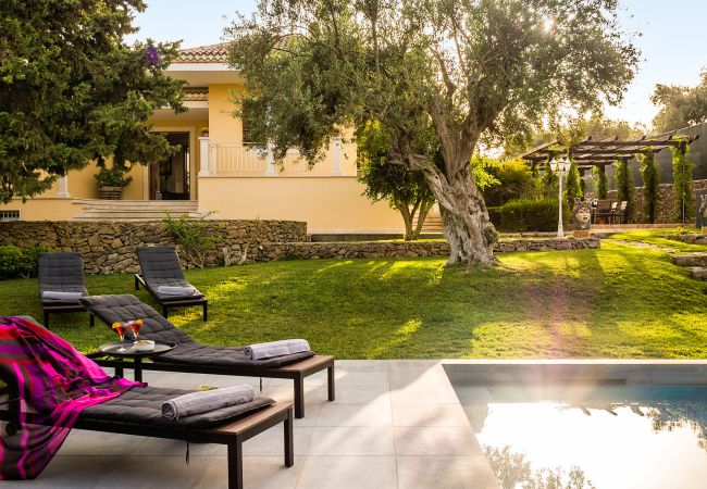 Villa in Siracusa - Villa with private pool in Syracuse, Sicily Villa in Siracusa - Villa with private pool in Syracuse, Sicily