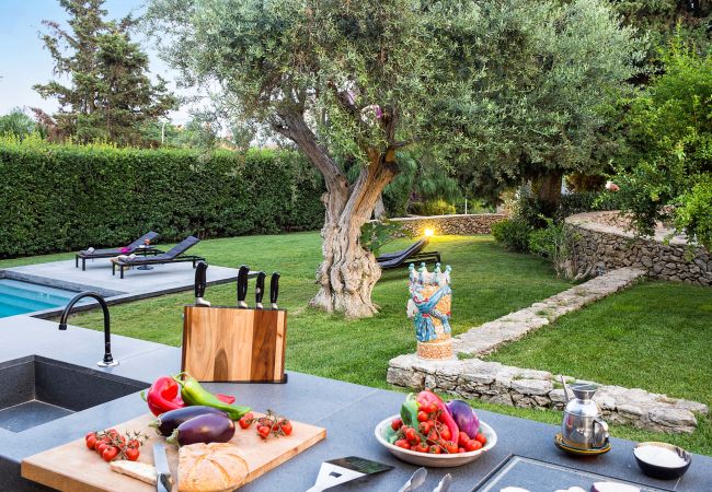 Villa in Siracusa - Villa with private pool in Syracuse, Sicily Villa in Siracusa - Villa with private pool in Syracuse, Sicily