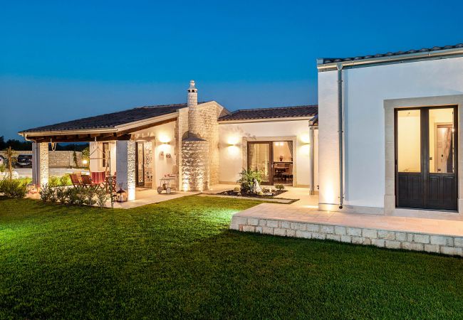 Villa in Rosolini - Country house with private pool Villa in Rosolini - Country house with private pool