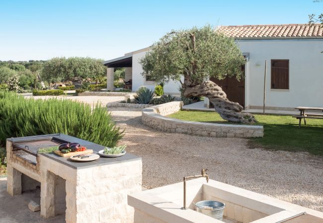 Villa in Rosolini - Country house with private pool Villa in Rosolini - Country house with private pool