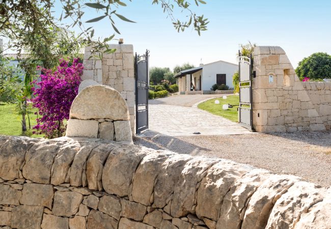 Villa in Rosolini - Country house with private pool Villa in Rosolini - Country house with private pool