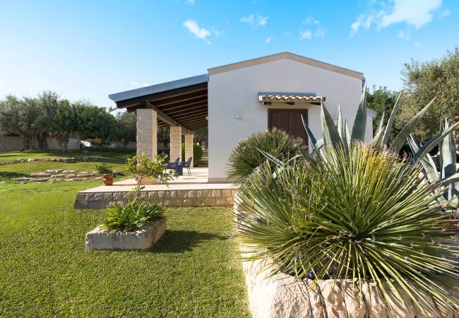 Villa in Rosolini - Country house with private pool Villa in Rosolini - Country house with private pool