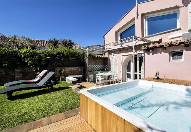 Villa in Santa Tecla di Acireale - Villa with Jacuzzi, direct access to the sea,  Santa Tecla, Sicily Villa in Santa Tecla di Acireale - Villa with Jacuzzi, direct access to the sea,  Santa Tecla, Sicily