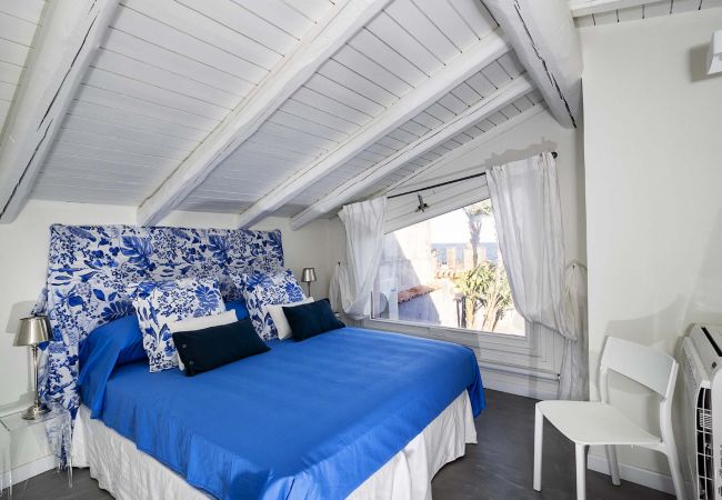 Villa in Santa Tecla di Acireale - Villa with Jacuzzi, direct access to the sea,  Santa Tecla, Sicily Villa in Santa Tecla di Acireale - Villa with Jacuzzi, direct access to the sea,  Santa Tecla, Sicily