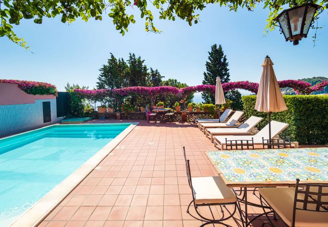Villa in Taormina - Premium villa with pool in Taormina, Sicily - 10 pax Villa in Taormina - Premium villa with pool in Taormina, Sicily - 10 pax