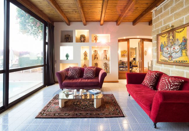 Villa in Taormina - Premium villa with pool in Taormina, Sicily - 10 pax Villa in Taormina - Premium villa with pool in Taormina, Sicily - 10 pax