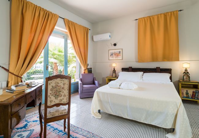 Villa in Taormina - Premium villa with pool in Taormina, Sicily - 10 pax Villa in Taormina - Premium villa with pool in Taormina, Sicily - 10 pax