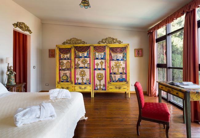 Villa in Taormina - Premium villa with pool in Taormina, Sicily - 10 pax Villa in Taormina - Premium villa with pool in Taormina, Sicily - 10 pax