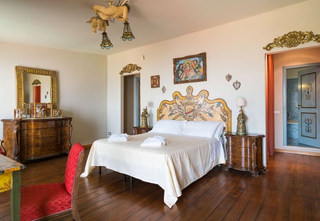 Villa in Taormina - Premium villa with pool in Taormina, Sicily - 10 pax Villa in Taormina - Premium villa with pool in Taormina, Sicily - 10 pax