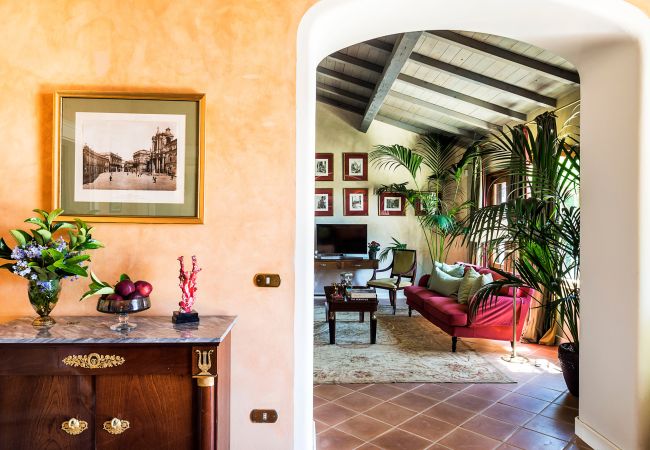 Villa in Siracusa - Four Seasons Villa in Syracuse, Sicily Villa in Siracusa - Four Seasons Villa in Syracuse, Sicily