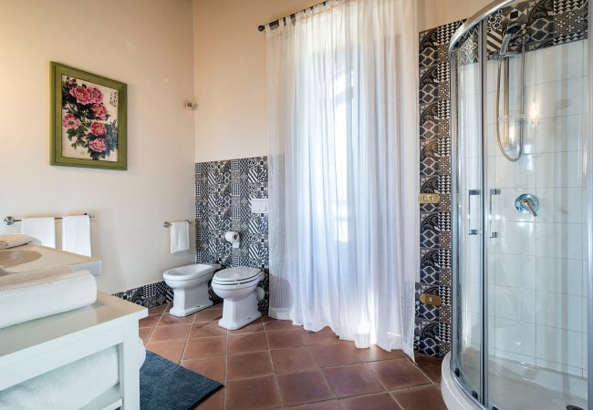 Villa in Siracusa - Four Seasons Villa in Syracuse, Sicily Villa in Siracusa - Four Seasons Villa in Syracuse, Sicily