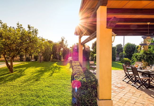 Villa in Siracusa - Four Seasons Villa in Syracuse, Sicily Villa in Siracusa - Four Seasons Villa in Syracuse, Sicily