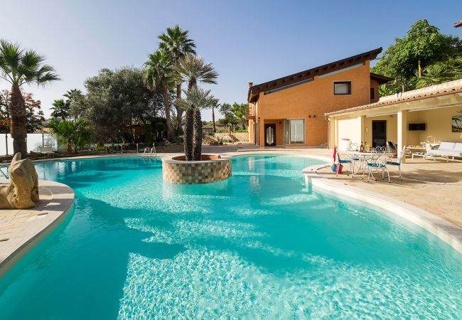 Villa in Agrigento - Splendid villa with pool, wellness area, football pitch in Agrigento - 14 pax Villa in Agrigento - Splendid villa with pool, wellness area, football pitch in Agrigento - 14 pax