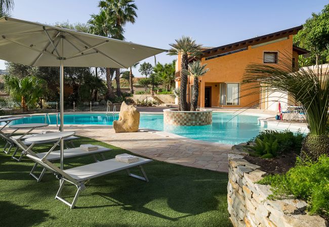 Villa in Agrigento - Splendid villa with pool, wellness area, football pitch in Agrigento - 14 pax Villa in Agrigento - Splendid villa with pool, wellness area, football pitch in Agrigento - 14 pax