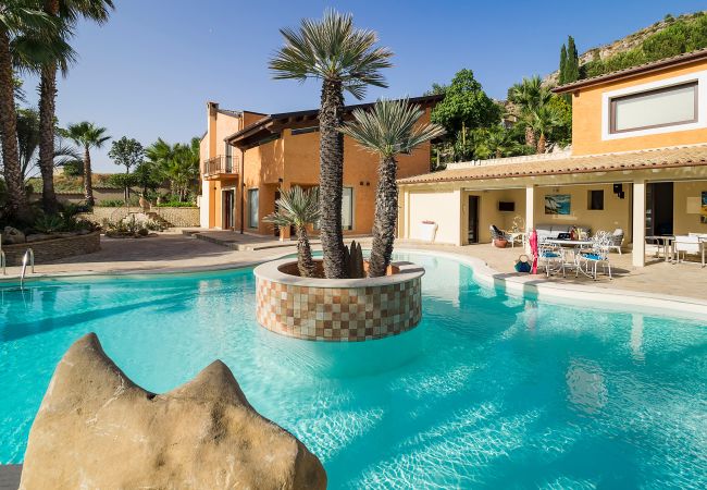 Villa in Agrigento - Splendid villa with pool, wellness area, football pitch in Agrigento - 14 pax Villa in Agrigento - Splendid villa with pool, wellness area, football pitch in Agrigento - 14 pax