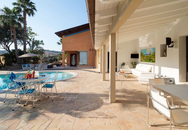 Villa in Agrigento - Splendid villa with pool, wellness area, football pitch in Agrigento - 14 pax Villa in Agrigento - Splendid villa with pool, wellness area, football pitch in Agrigento - 14 pax