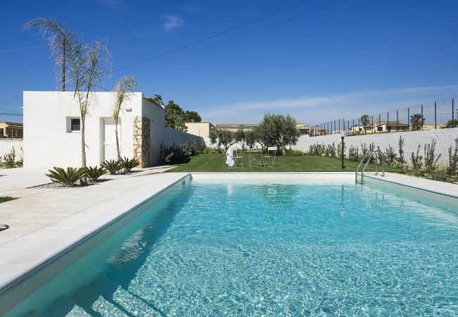 Villa in Marsala - Villa with pool by the sea, Marsala, Sicily Villa in Marsala - Villa with pool by the sea, Marsala, Sicily