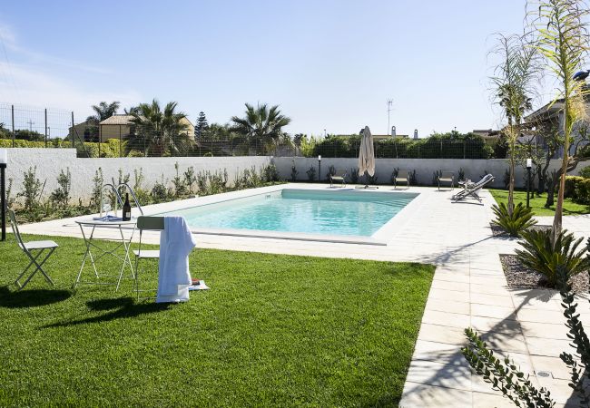 Villa in Marsala - Villa with pool by the sea, Marsala, Sicily Villa in Marsala - Villa with pool by the sea, Marsala, Sicily