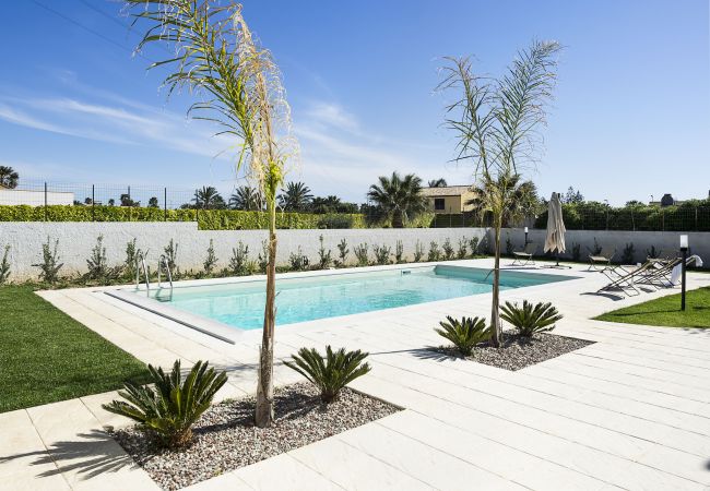 Villa in Marsala - Villa with pool by the sea, Marsala, Sicily Villa in Marsala - Villa with pool by the sea, Marsala, Sicily