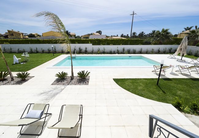 Villa in Marsala - Villa with pool by the sea, Marsala, Sicily Villa in Marsala - Villa with pool by the sea, Marsala, Sicily