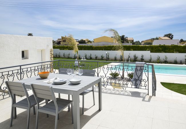 Villa in Marsala - Villa with pool by the sea, Marsala, Sicily Villa in Marsala - Villa with pool by the sea, Marsala, Sicily