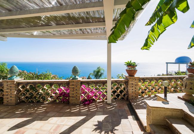 Villa in Letojanni - Premium villa with pool in Taormina, Sicily - 8 pax Villa in Letojanni - Premium villa with pool in Taormina, Sicily - 8 pax