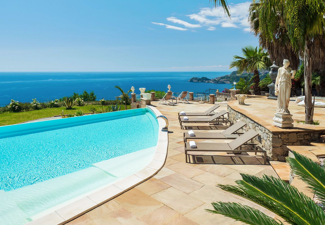 Villa in Letojanni - Premium villa with pool in Taormina, Sicily - 8 pax Villa in Letojanni - Premium villa with pool in Taormina, Sicily - 8 pax
