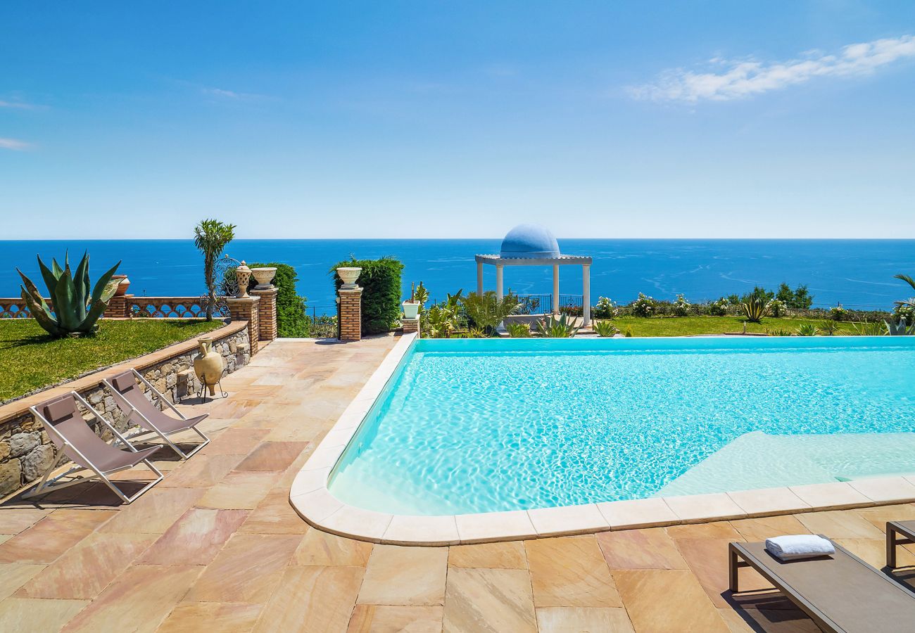 Villa in Letojanni - Premium villa with pool in Taormina, Sicily - 8 pax Villa in Letojanni - Premium villa with pool in Taormina, Sicily - 8 pax